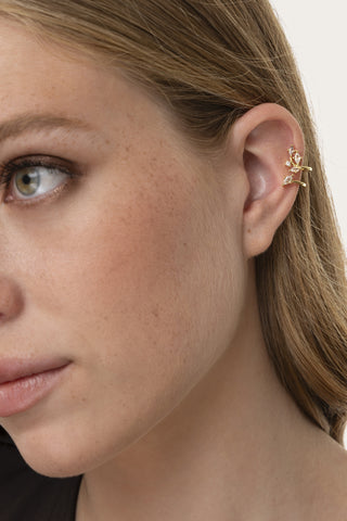 FLORAL SPARKLING EAR CUFF
