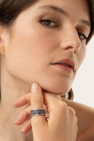 ANELLO FASCIA CUORI PUNTINATI